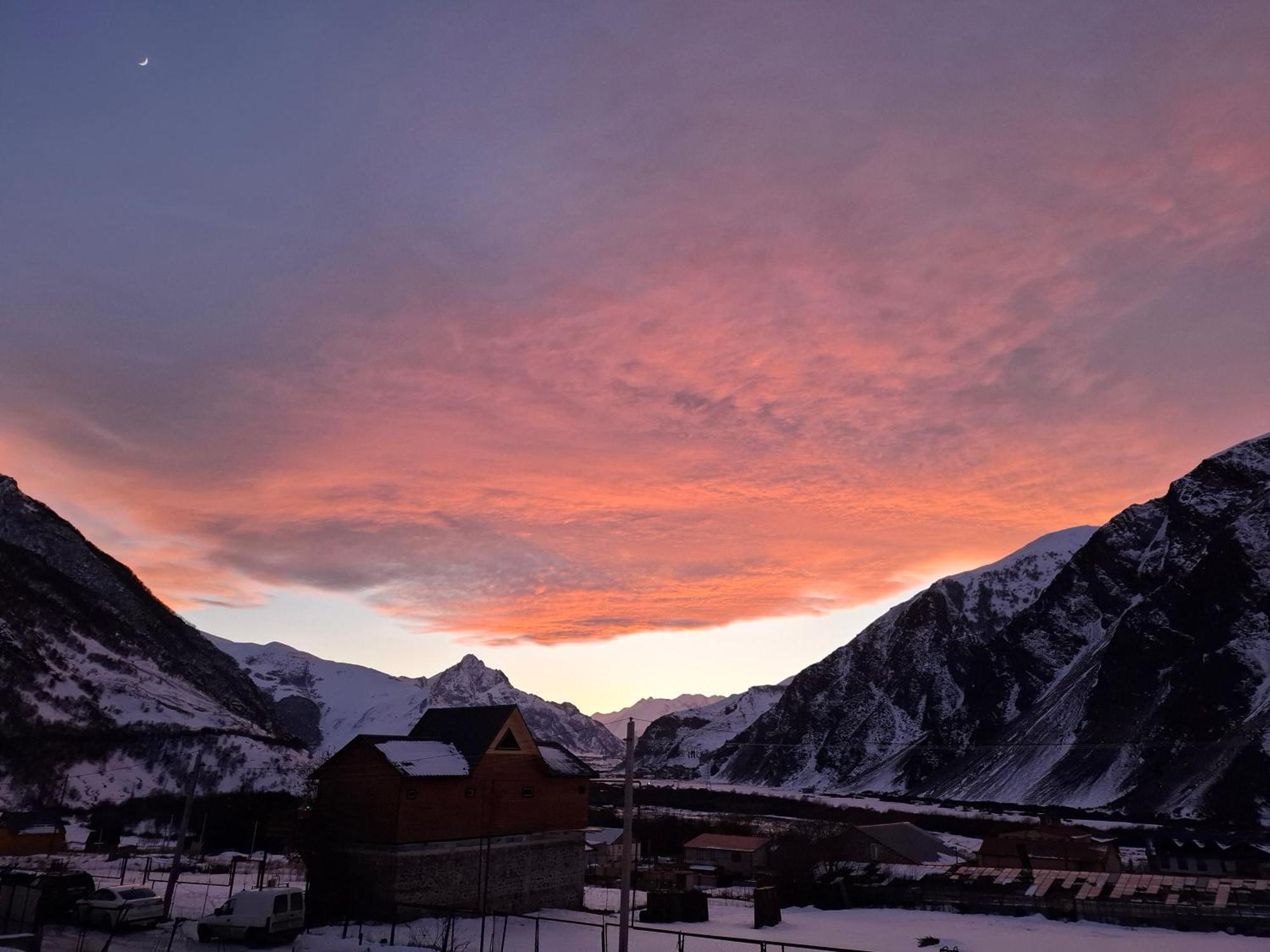 Hotel Diamond Kazbegi Exterior photo